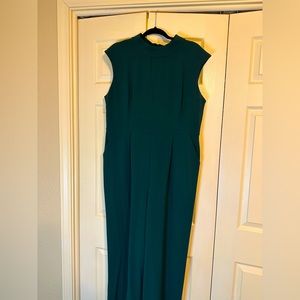 Calvin Klein jumpsuit with gorgeous tie in the back - 16W olive green